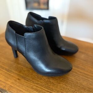 Clarks Ultimate Comfort Black Ankle Boots